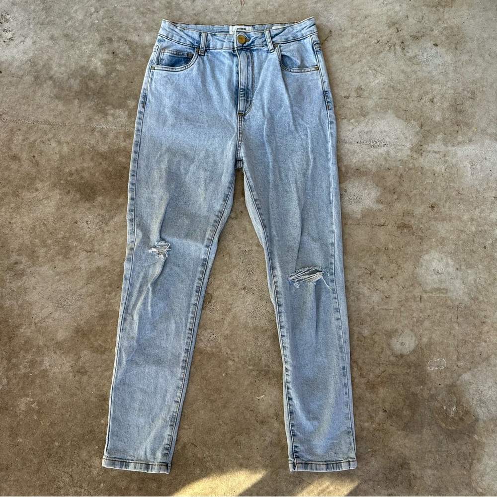 Cotton on Light Wash Distressed High Waist Stretch Mom Jeans Size 8 US 26" Waist